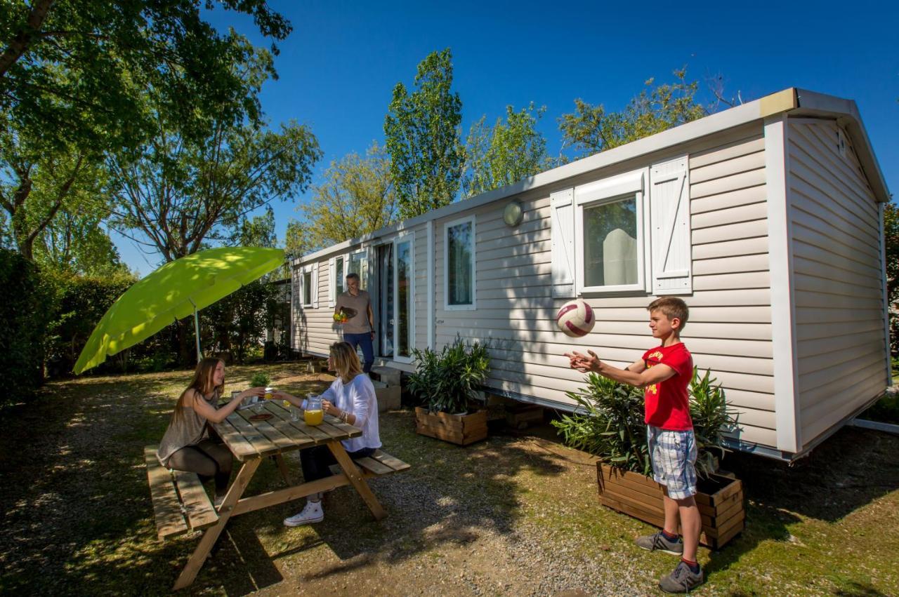 Camping Marina Plage Vitrolles  Exterior photo